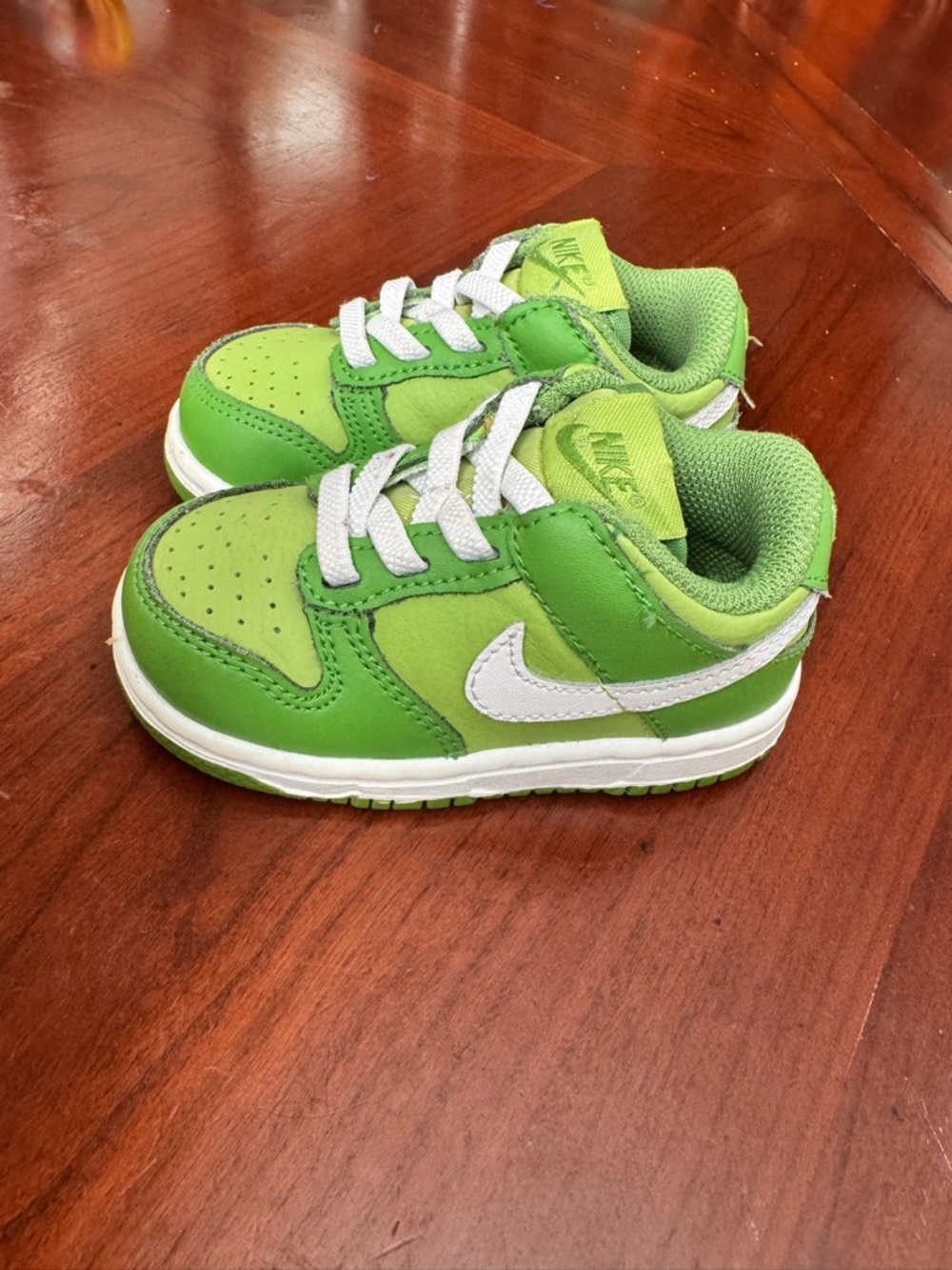 Nike Kids Green and White Low-Top Sneakers